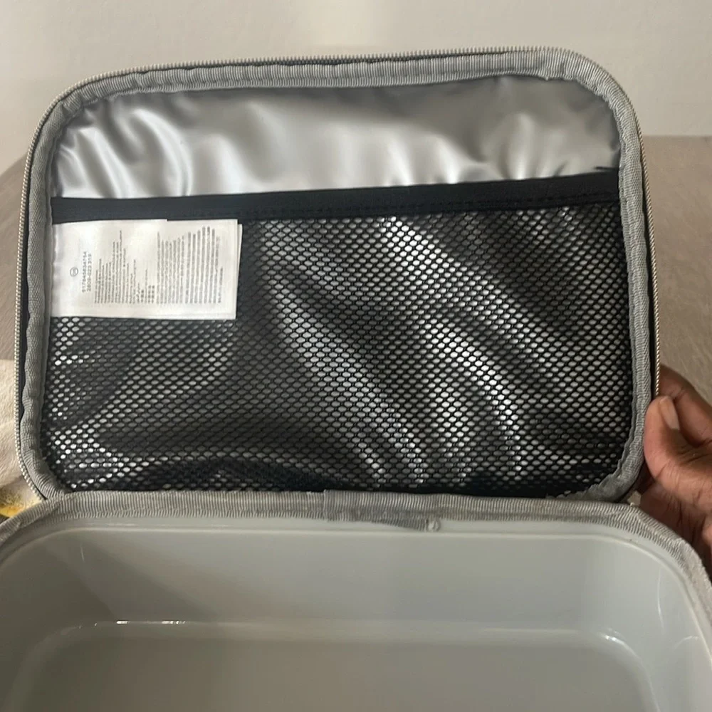 Nike insulated school or work lunchbox black and pink women’s or girl utility